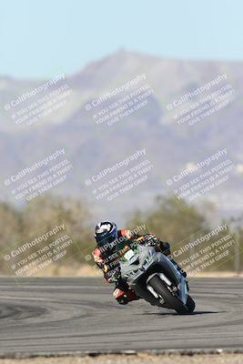 media/Dec-04-2025-Racers Edge (Thu) [[5ebc9f124d]]/3-B Group/1-Session 1 (Turn 7)/